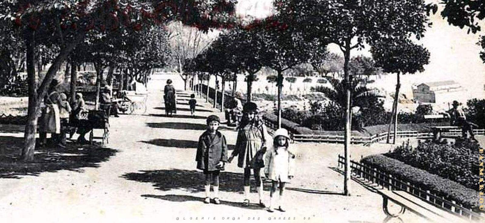 2507- Oran - Nouveaux Jardins- Promenade2.jpg